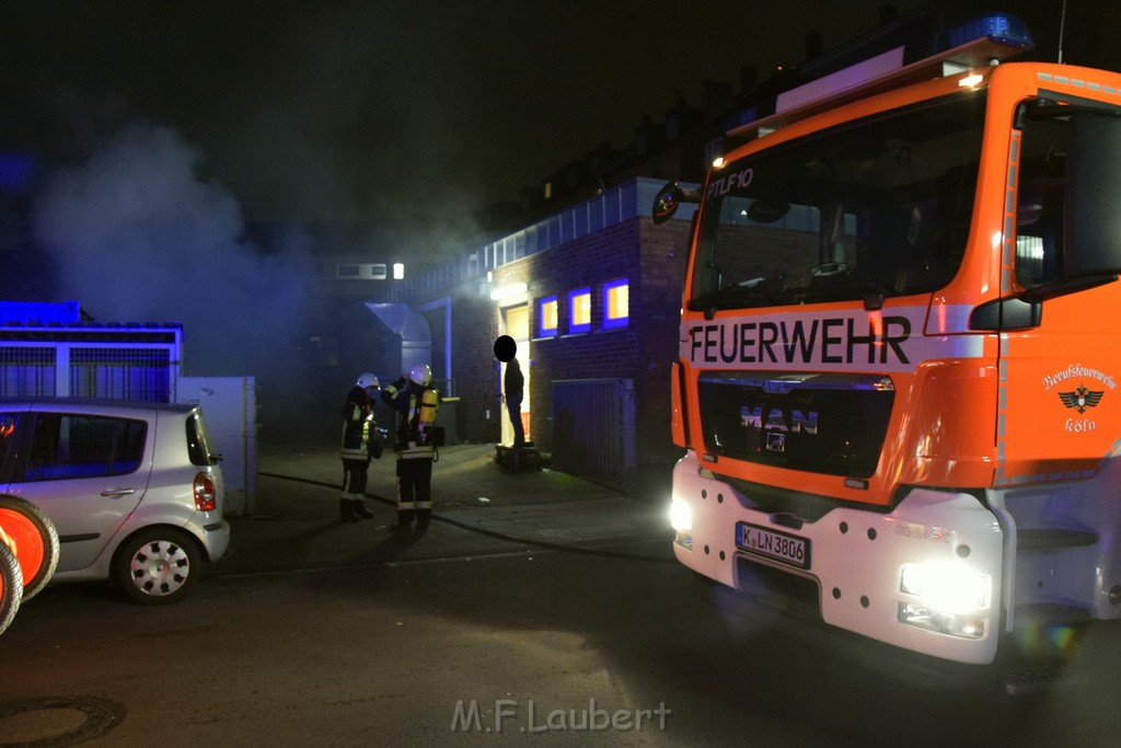 Feuer Papp Presscontainer Koeln Hoehenberg Bochumerstr P008.JPG - Miklos Laubert